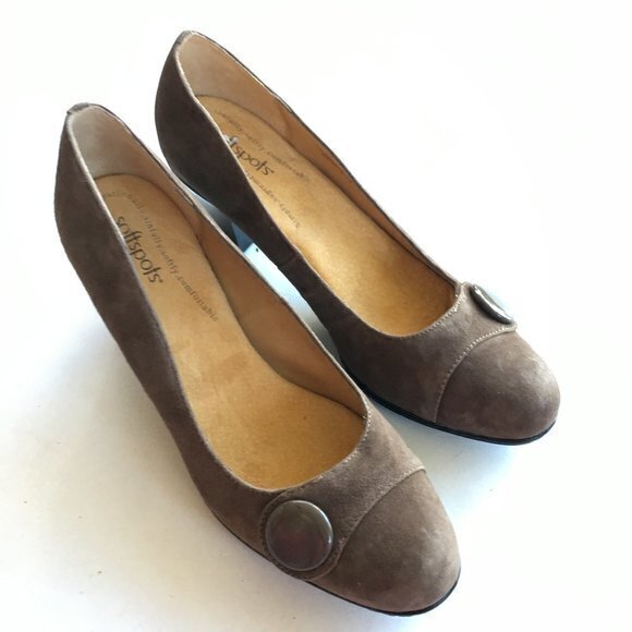 NEW Softspots Cate11 Suede Button Pumps Heel 11M - Picture 1 of 8